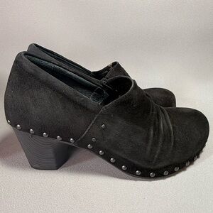 Dansko Harlow Burnished Black Suede Leather Studded Mule Clogs EU38